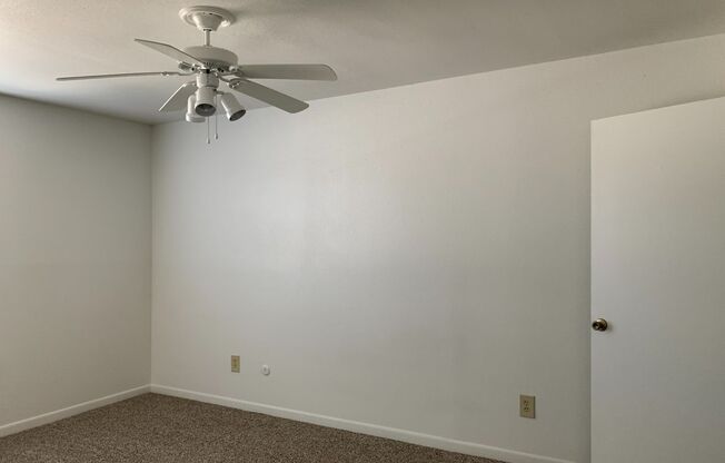 2 beds, 2 baths, 1,038 sqft, $1,215, Unit 3502