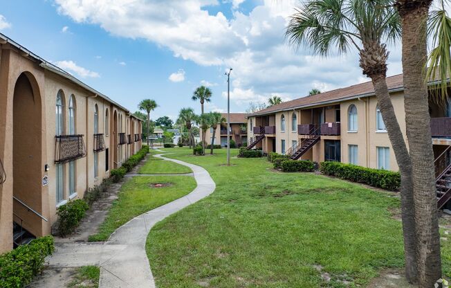 2 beds, 2 baths, 960 sqft, $1,350, Unit N6913C (2X2)