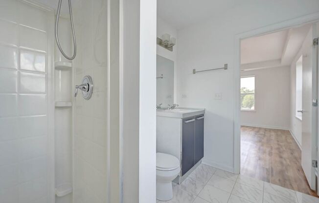 2 beds, 2 baths, $2,125, Unit 3A