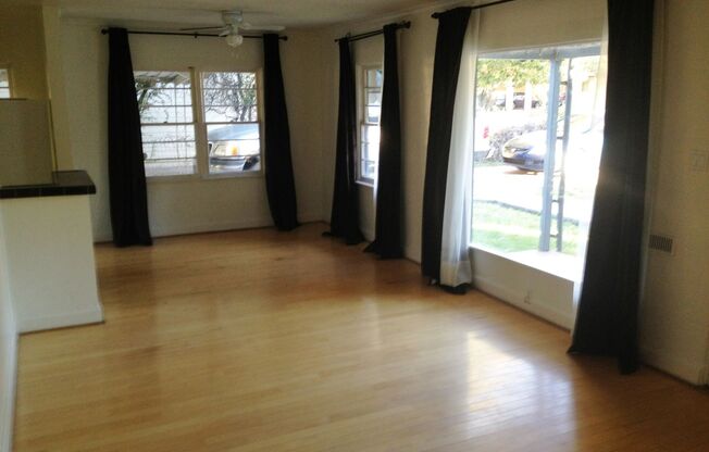 **Spacious 3-Bedroom Home in Tempe**