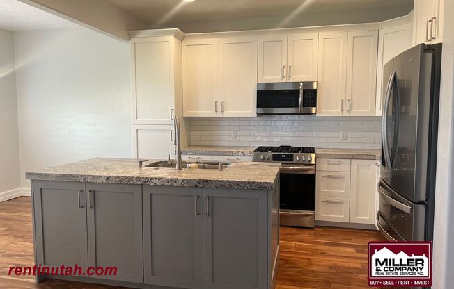 Beautiful Newly remodeled Townhouse For Rent!