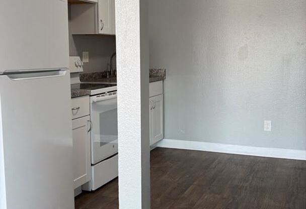 2 beds, 1 bath, 695 sqft, $1,265, Unit 505 B5