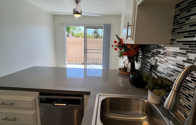 1 bed, 1 bath, 900 sqft, $2,172, Unit 381-18