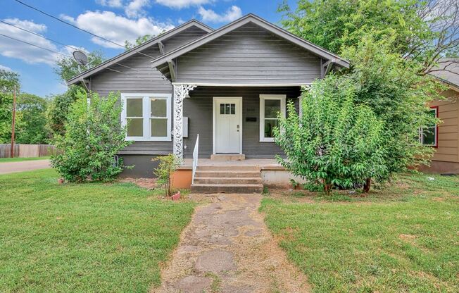 Newly Renovated 3 Bed, 3 Bath Home in Waco