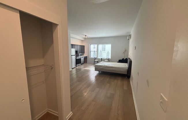 Studio, 1 bath, 400 sqft, $1,750, Unit 101