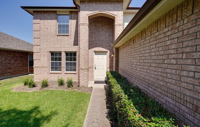 WONDERFUL 2-STORY HOME WITH 2,600 SQFT OF LIVING SPACE IN PRINCETON ISD