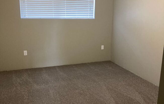 2 beds, 1 bath, 1,000 sqft, $1,850