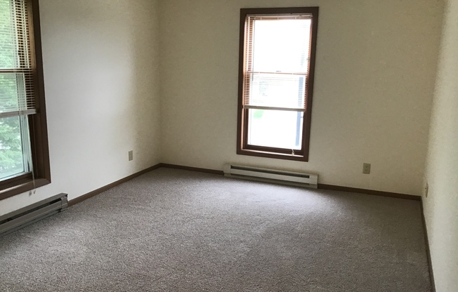 2 beds, 1 bath, 1,000 sqft, $1,650, Unit 7717CF