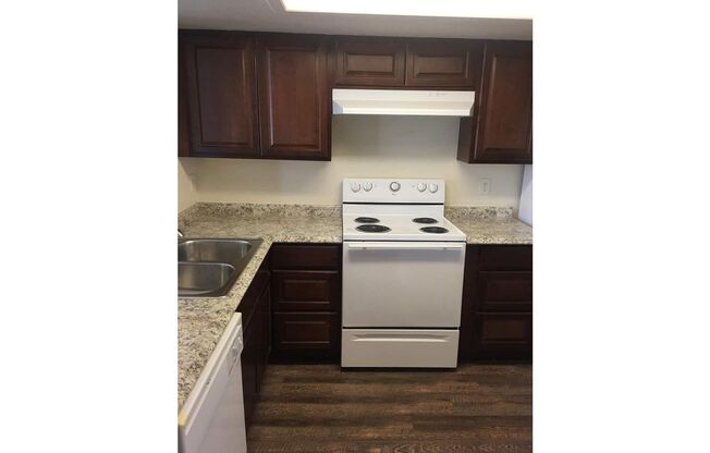 2 beds, 1 bath, 875 sqft, $1,600, Unit 220