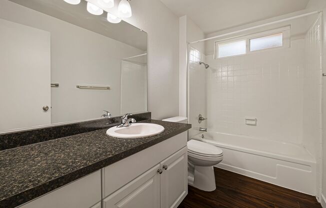 2 beds, 2 baths, 1,000 sqft, $1,575, Unit 045