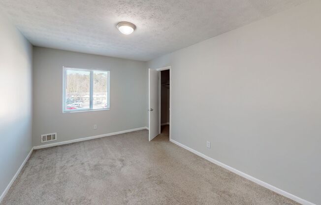 3 beds, 2.5 baths, 1,550 sqft, $1,427, Unit O-08