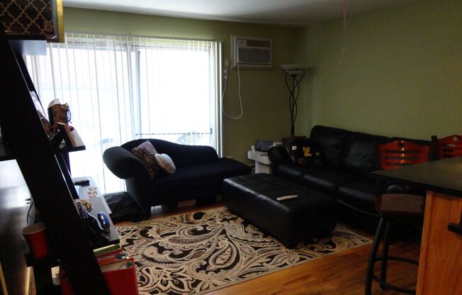 1 bed, 1 bath, 552 sqft, $1,975, Unit 23