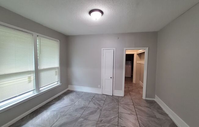 522-524 E Gage Ave