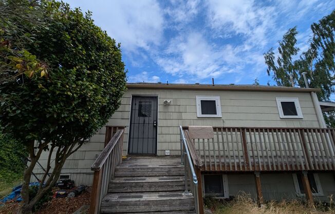 Manette View Apartment For Rent! Will Not Last Long! Available Now!