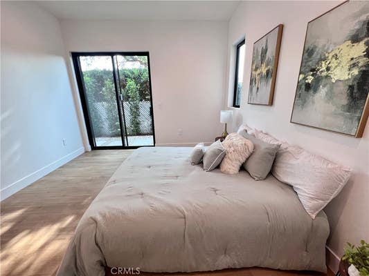 6827 YOLANDA AVE