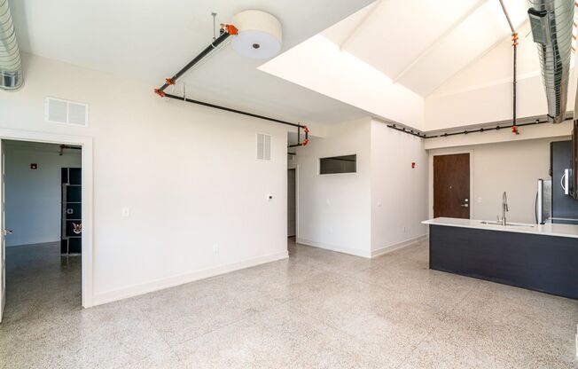 2 beds, 2 baths, $1,959, Unit 875 Michigan Ave Apt. 402