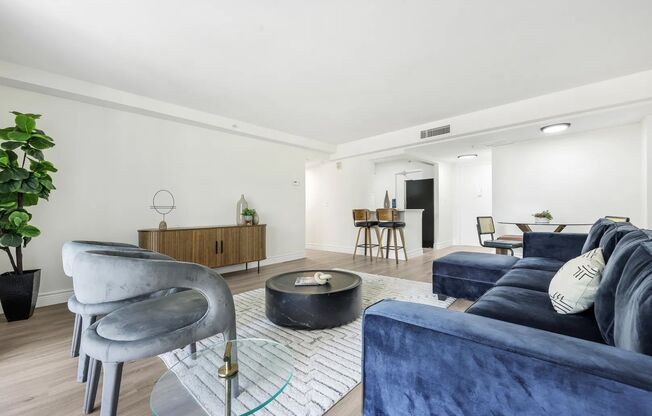 1 bed, 1 bath, 770 sqft, $1,325, Unit 701 (Renovated)