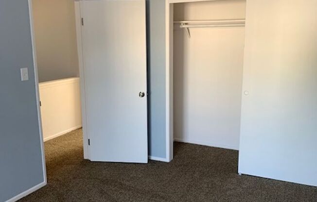 2 beds, 1.5 baths, 1,000 sqft, $1,399, Unit 12