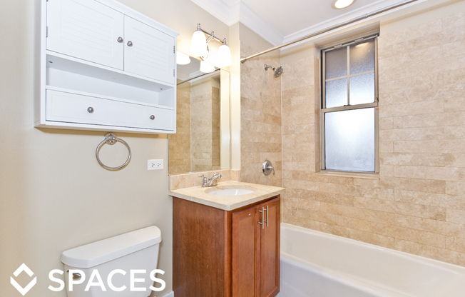 3449 N WOLCOTT AVE
