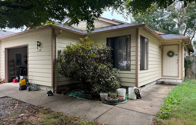 Cute and Comfortable Two Bedroom Home in Cul-de-sac