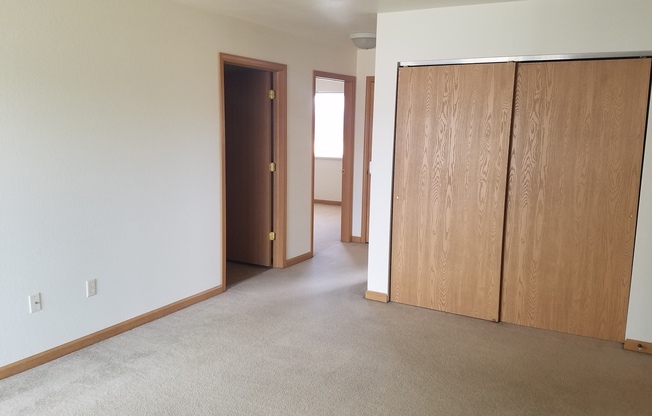 2 beds, 1 bath, 1,050 sqft, $1,100