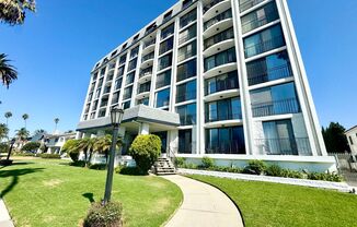 ***Ocean view 2 bed 2 bath condo with 2 gated parkings ***