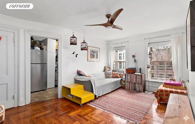 305 VANDERBILT AVE