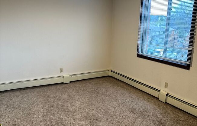 2 beds, 1 bath, $950, Unit MV-308