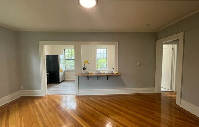 1 bed, 1 bath, 700 sqft, $2,225, Unit B10