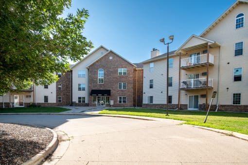 exterior view at the bradley braddock road station apartments