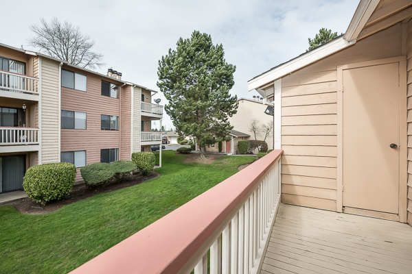 2 beds, 1 bath, 895 sqft, $1,800, Unit P204