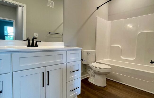 2 beds, 2 baths, 1,170 sqft, $1,670, Unit 119-102