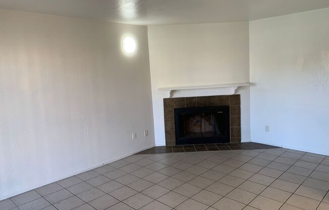 CHRISTMAS SPECIAL - FREE RENT!! Beautiful 2 bed 2 bath condo in Turlock