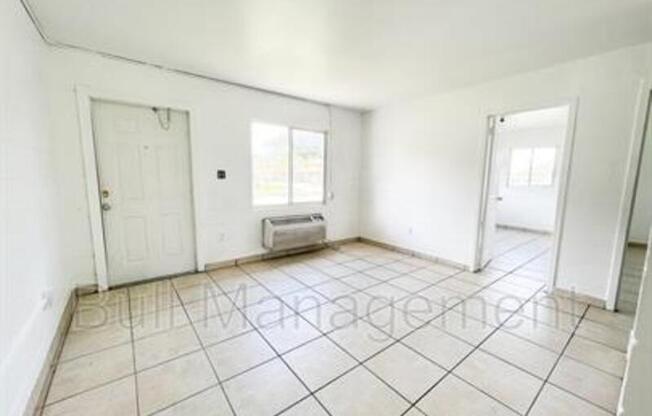 900 S JOHN YOUNG PKWY