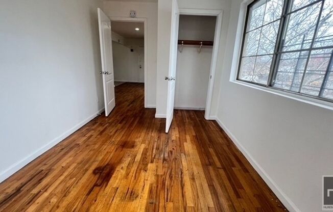 3 beds, 1 bath, $3,454, Unit 3