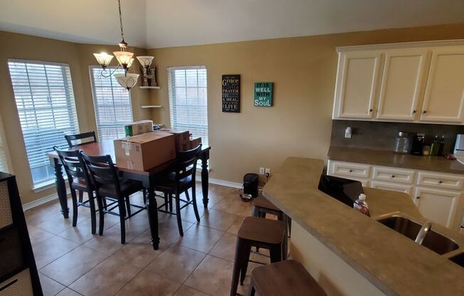 College Station -3 bedroom/2 bath - Fenced in back yard and House is in an EXCELLENT LOCATION