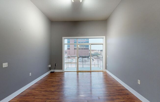 1 bed, 1 bath, 717 sqft, $1,200, Unit 115-112 (The Pearl)