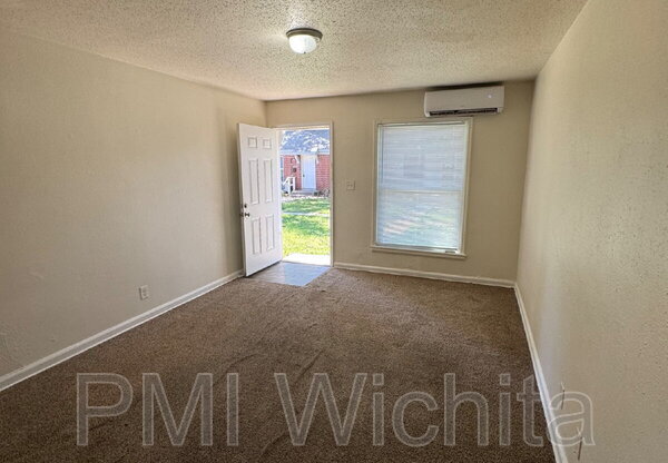 636 S HYDRAULIC AVE