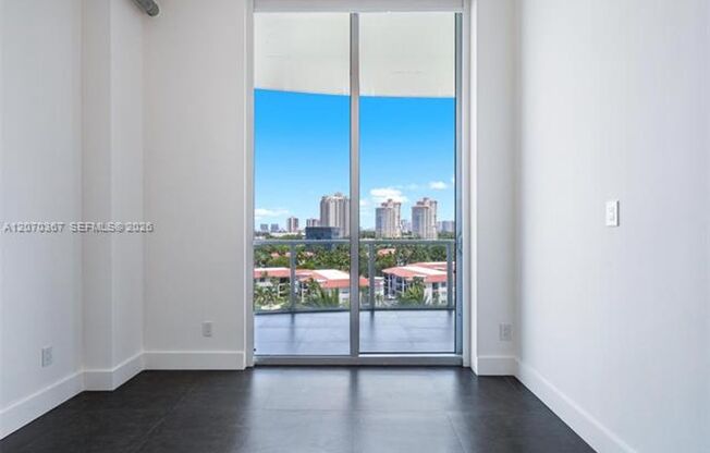 3 beds, 2 baths, $4,300, Unit # 818