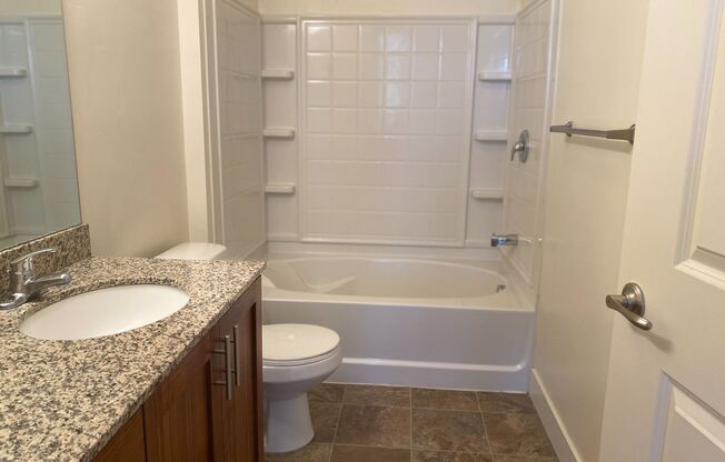 2 beds, 2 baths, 964 sqft, $1,550, Unit 332