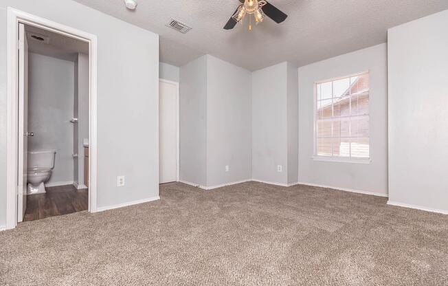 2 beds, 2 baths, 810 sqft, $1,230