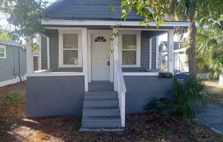 MOVE IN SPECIAL - Cottage in St. Pete for Rent