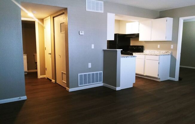 2 beds, 2 baths, 825 sqft, $850, Unit 2380-2