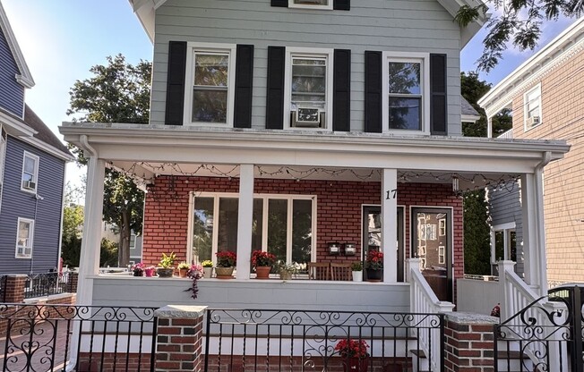17 FARRAGUT AVE