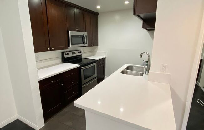 1 bed, 1 bath, 690 sqft, $2,895, Unit 115