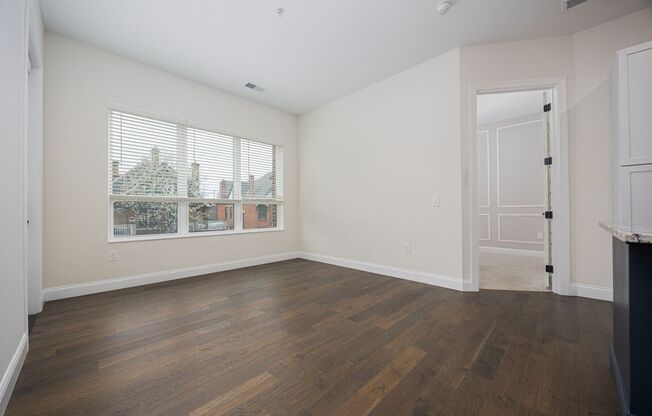 2 beds, 2 baths, 1,017 sqft, $1,880, Unit 526
