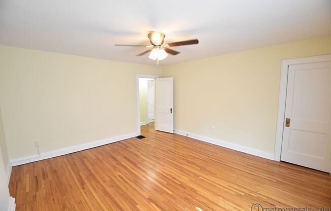 2 beds, 1 bath, 1,152 sqft, $1,495, Unit 1415 Northwest Blvd