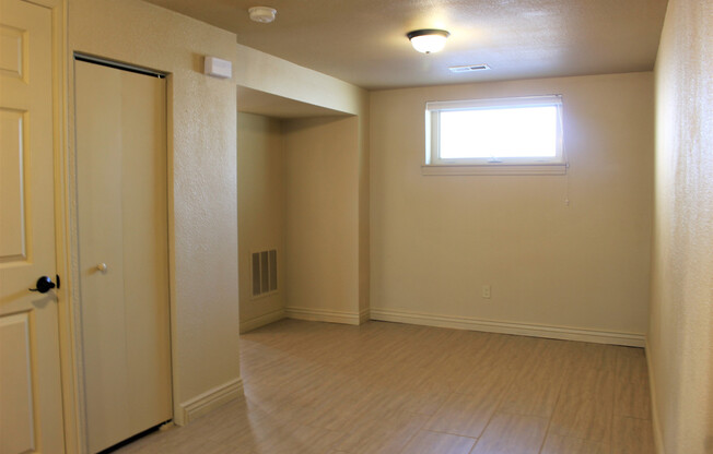 2 beds, 1 bath, $1,600