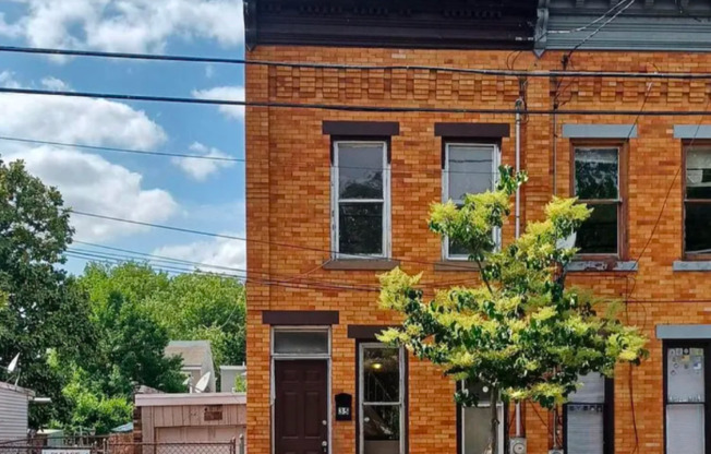 35 MECHANICS AVE
