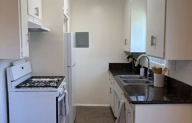 1719 & 1723 Grismer Ave